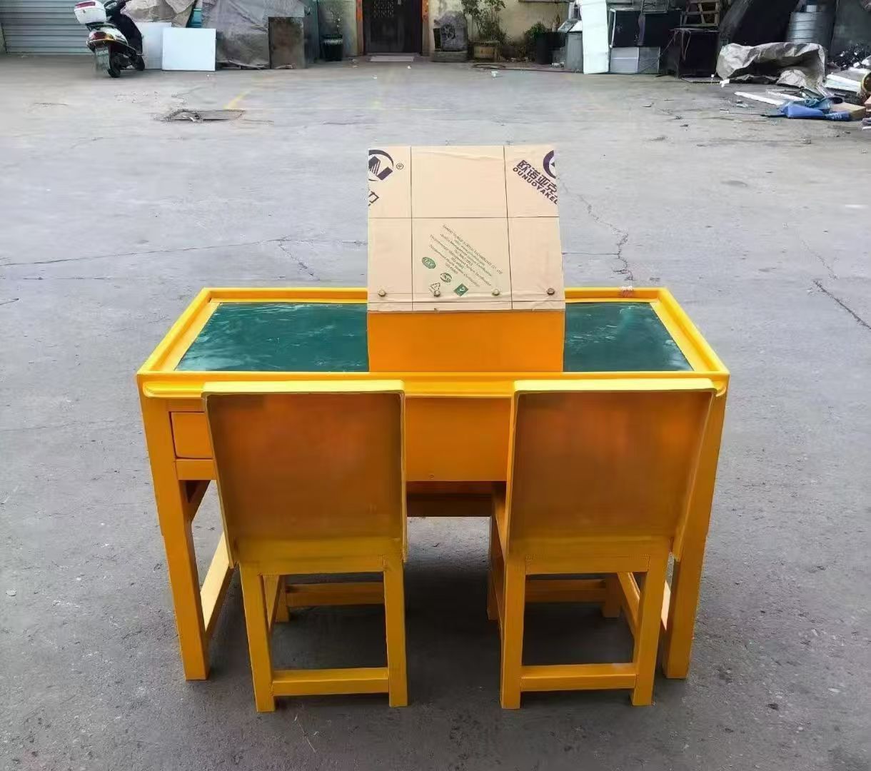 红山防静电导通桌井下煤矿火工品发放桌：危险品流转的安全守护者