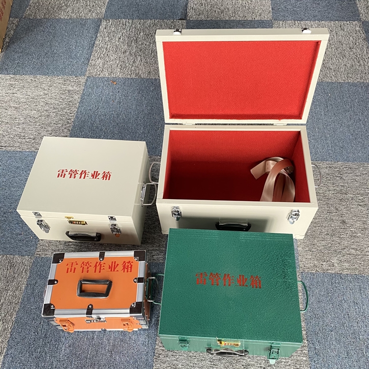 红山爆破工程作业箱如何选择？玻璃钢与传统材质的全面对比